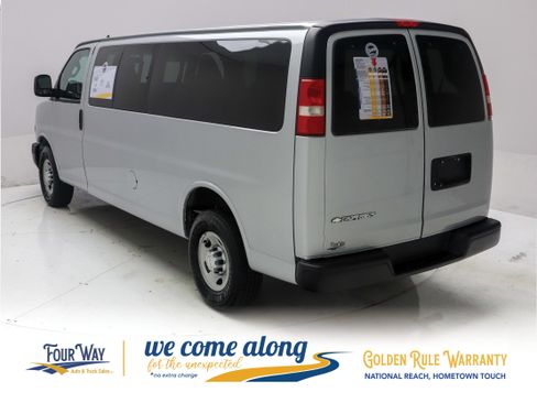 Used 2018 Chevrolet Express 3500 LS RWD image 6