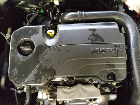 Used 2023 Chevrolet Malibu LS image 30