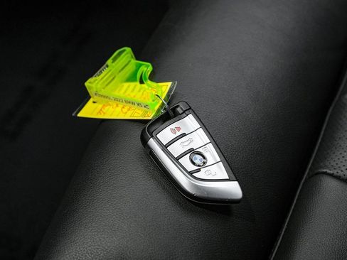 Used 2022 BMW X5 xDrive40i w/ Parking Assistance Package image 60