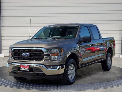 Used 2023 Ford F150 XLT image 3