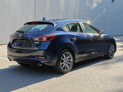 Used 2018 MAZDA MAZDA3 Grand Touring w/ Premium Equipment Package FWD image 3