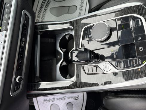 Used 2022 BMW X7 M50i w/ Cold Weather Package image 16