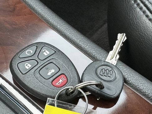 Used 2009 Buick LaCrosse CXL image 33