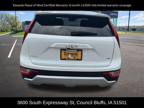 Used 2023 Kia Niro EX FWD image 2