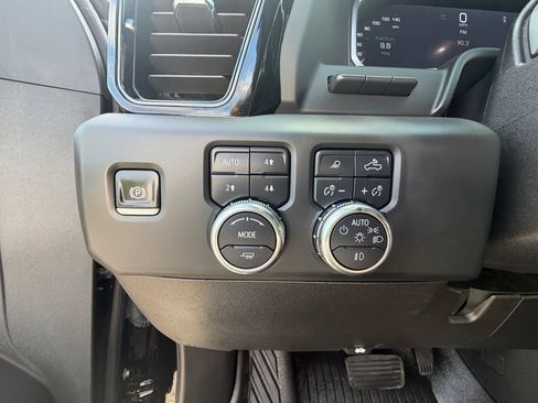 Used 2025 GMC Sierra 2500 AT4X w/ AT4X AEV Edition AWD/4WD image 4