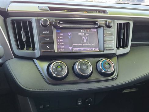 Used 2018 Toyota RAV4 LE w/ All Weather Liner Package AWD/4WD image 27