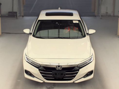 Used 2021 Honda Accord Touring image 2
