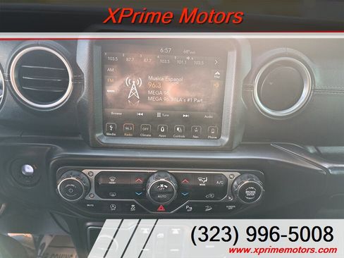 Used 2018 Jeep Wrangler Unlimited Sahara AWD/4WD image 22