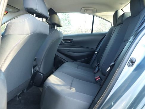 Used 2022 Toyota Corolla LE image 11