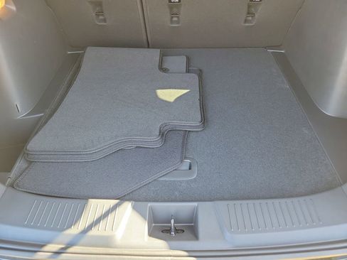 New 2026 Chevrolet Trax RS w/ Sunroof Package image 9