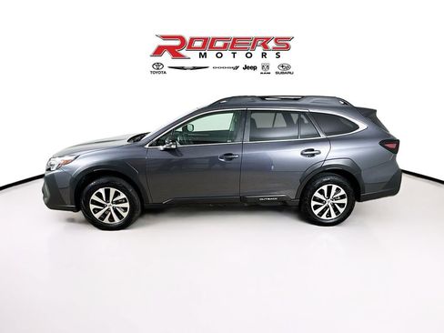 Certified 2025 Subaru Outback Premium w/ Popular Package #1 AWD/4WD image 4