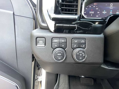 Used 2026 Chevrolet Silverado 1500 High Country image 17