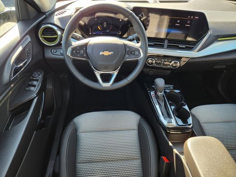 New 2026 Chevrolet Trax LT w/ Driver Confidence Package image 10