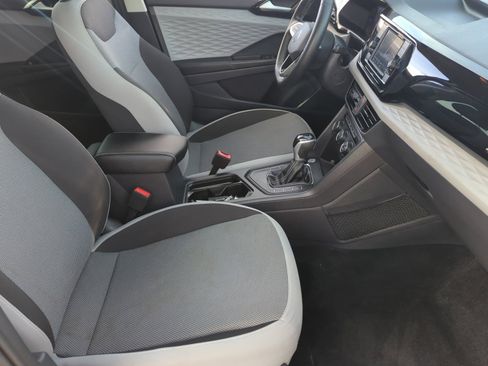 Certified 2022 Volkswagen Taos S image 18