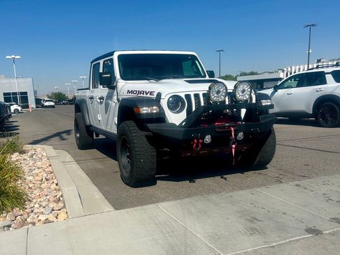 Used 2022 Jeep Gladiator Mojave w/ Trailer Tow Package AWD/4WD image 4