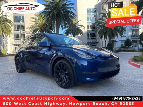 Used 2024 Tesla Model Y Long Range AWD/4WD image 1