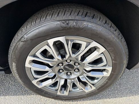 Used 2023 GMC Yukon XL Denali Ultimate image 20
