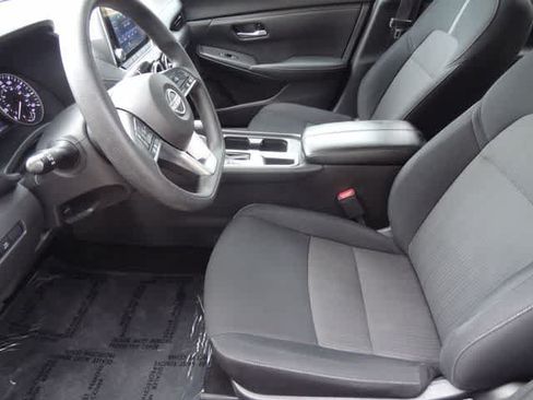 Used 2024 Nissan Sentra SV FWD image 6