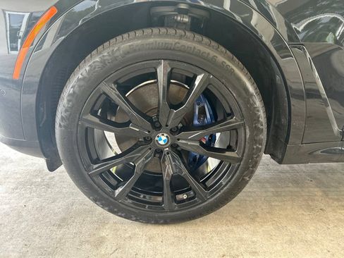 Used 2024 BMW X7 xDrive40i w/ M Sport Package AWD/4WD image 16