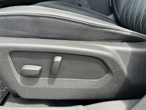 Used 2023 Buick Envision Avenir FWD image 12
