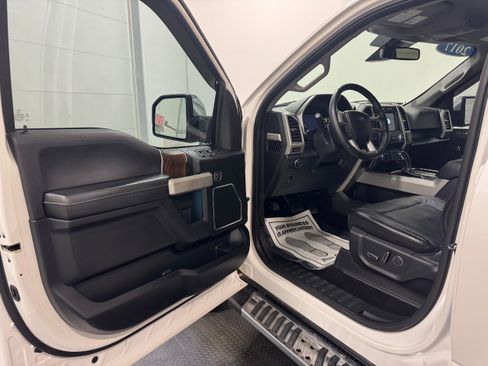 Used 2017 Ford F150 Lariat w/ Equipment Group 502A Luxury image 3