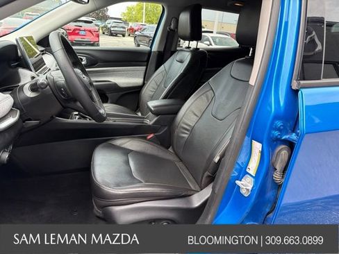Used 2022 Jeep Compass Latitude AWD/4WD image 3