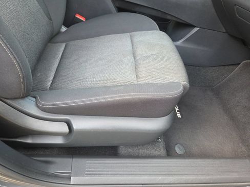 Certified 2025 Nissan Rogue SV FWD image 41