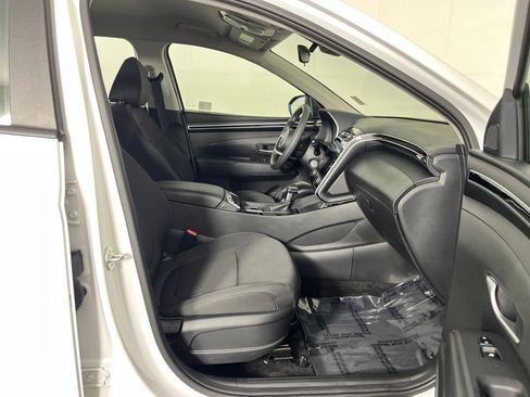 Used 2024 Hyundai Tucson SE image 17