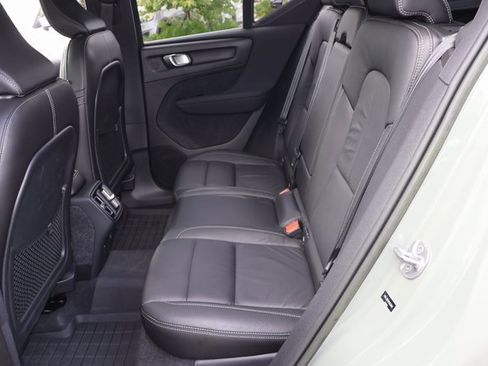 Used 2023 Volvo XC40 B5 Ultimate w/ Protection Package Premier image 13