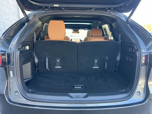 Certified 2024 MAZDA CX-90 3.3 Turbo S w/ Premium Plus image 40