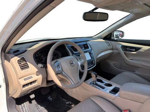 Used 2016 Nissan Altima 2.5 SL w/ 2.5 Technology w/LED Package FWD image 9