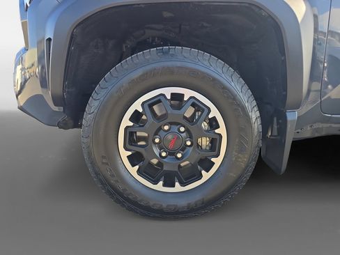 Certified 2025 Toyota Tacoma TRD Off-Road AWD/4WD image 14