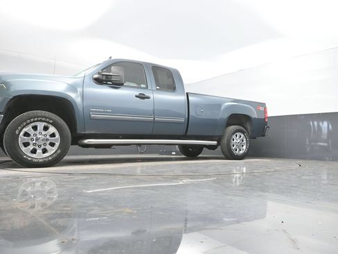 Used 2011 GMC Sierra 2500 SLE w/ Convenience Package AWD/4WD image 37