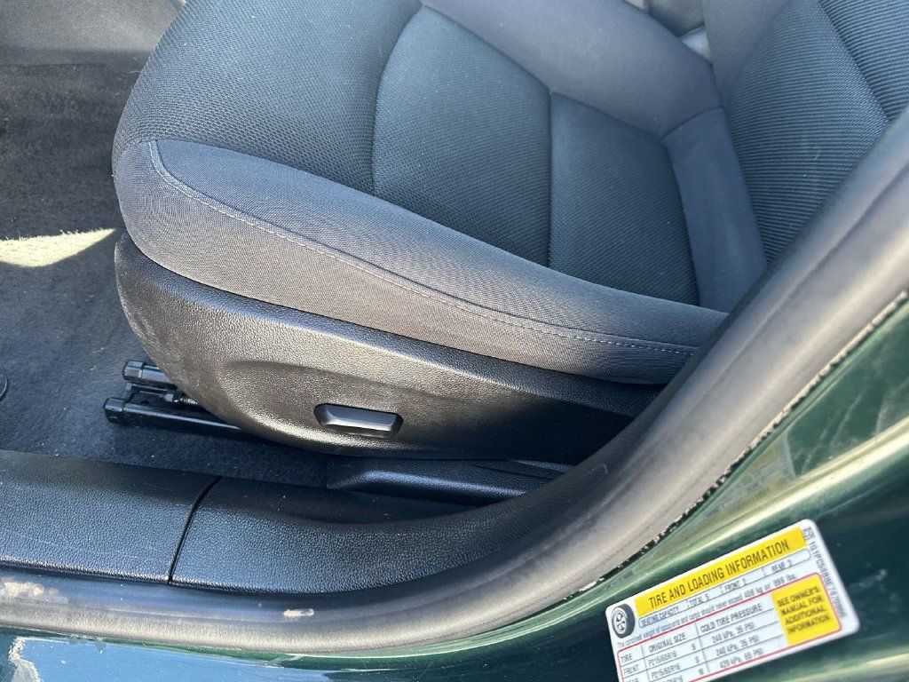 Used 2014 Chevrolet Cruze LT FWD image 18