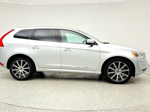 Used 2016 Volvo XC60 T6 w/ Proximity Package AWD/4WD image 4