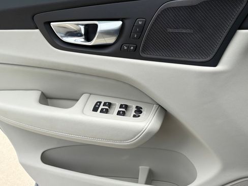 New 2026 Volvo XC60 T8 Ultra w/ Protection Package Premier AWD/4WD image 17