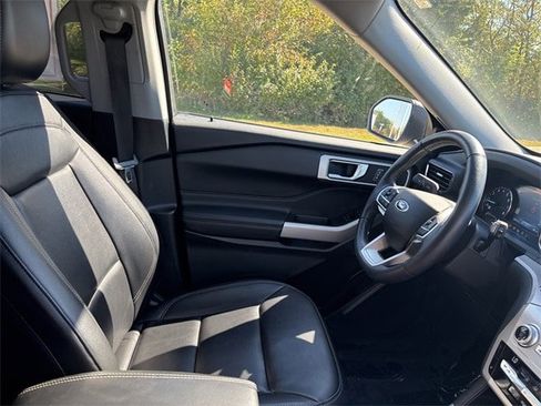 Used 2021 Ford Explorer XLT w/ Equipment Group 202A image 39