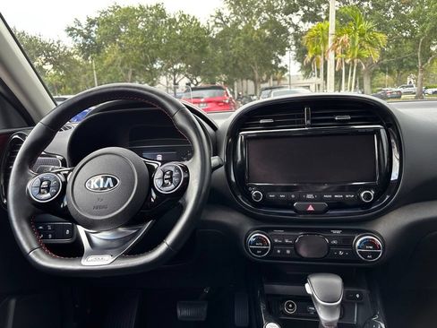 Used 2021 Kia Soul Turbo FWD image 25