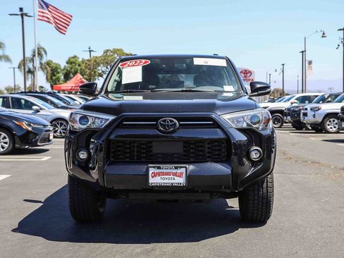 Certified 2022 Toyota 4Runner SR5 Premium w/ Moonroof Package RWD image 2