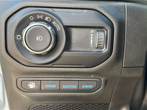 Used 2023 Jeep Wrangler Unlimited w/ Cold Weather Group image 21