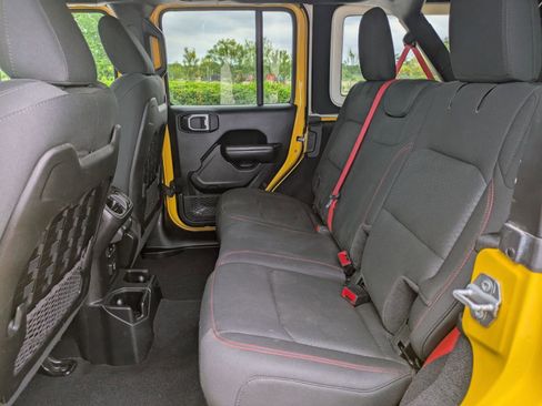 Used 2020 Jeep Wrangler Unlimited Rubicon w/ Quick Order Package 28Y Recon AWD/4WD image 11