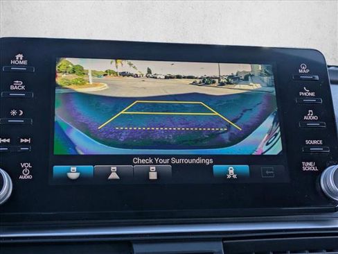 Used 2018 Honda Accord Touring image 15