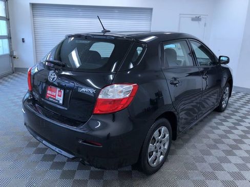 Used 2013 Toyota Matrix S FWD image 31