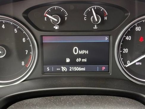 Used 2024 Buick Enclave Essence w/ Sport Touring Edition AWD/4WD image 5