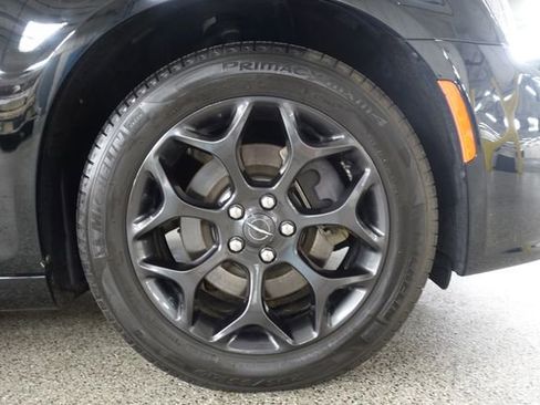 Used 2019 Chrysler 300 S w/ S Model Appearance Package image 25