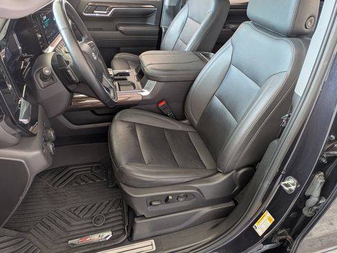 Used 2024 Chevrolet Silverado 1500 LT Trail Boss w/ Convenience Package II AWD/4WD image 16