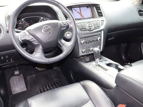 Used 2018 Nissan Pathfinder SL w/ SL Premium Package FWD image 5