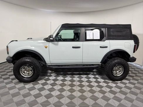 Used 2021 Ford Bronco Badlands image 3