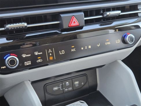 New 2026 Kia Sportage EX image 28