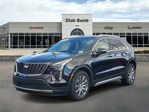 Used 2021 Cadillac XT4 Premium Luxury w/ Cold Weather Package image 2